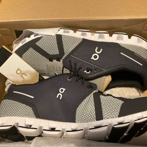 Men’s On Running Clouds size 10 brand new never worn in box